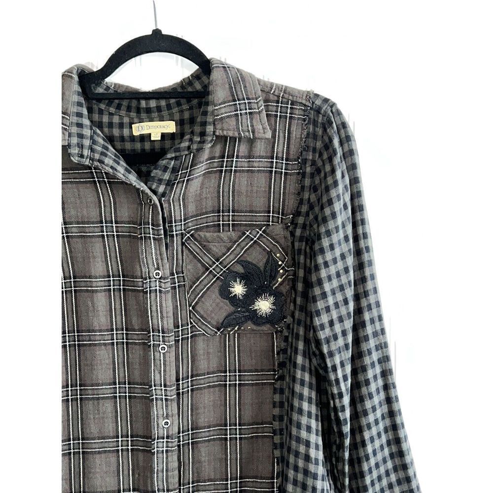 Democracy Plaid Button Down Too Women Small Green  Long Sleeve Embroidery Pocket - Picture 2 of 10